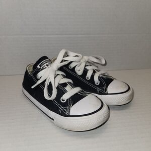 Converse Chuck Taylors All Star Low Top Sneaker Toddlers Black Size 8